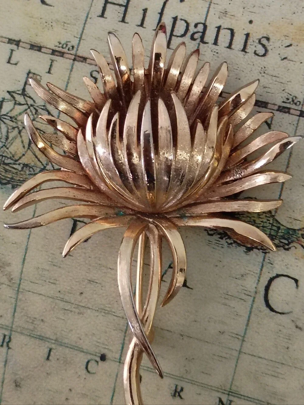 ❤️Rare CROWN TRIFARI GOLD CHRYSANTHEMUM Pin Brooch